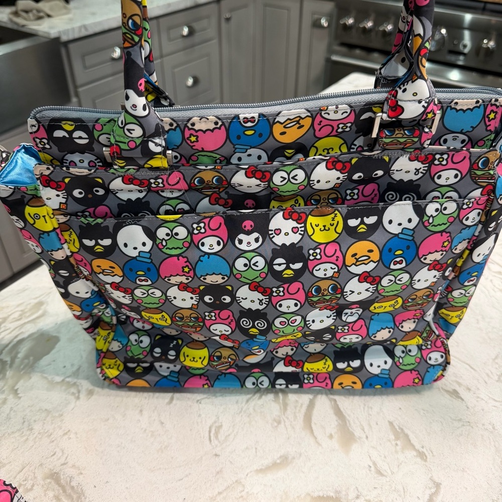 Jujube Hello Kitty Be Classy Like New Sanrio Hello Friend - Picture 5 of 16